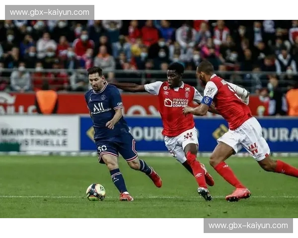 矛与盾的法式探戈：当“香槟之王”兰斯围猎“摩纳哥大公”，谁能主宰绿茵之巅？